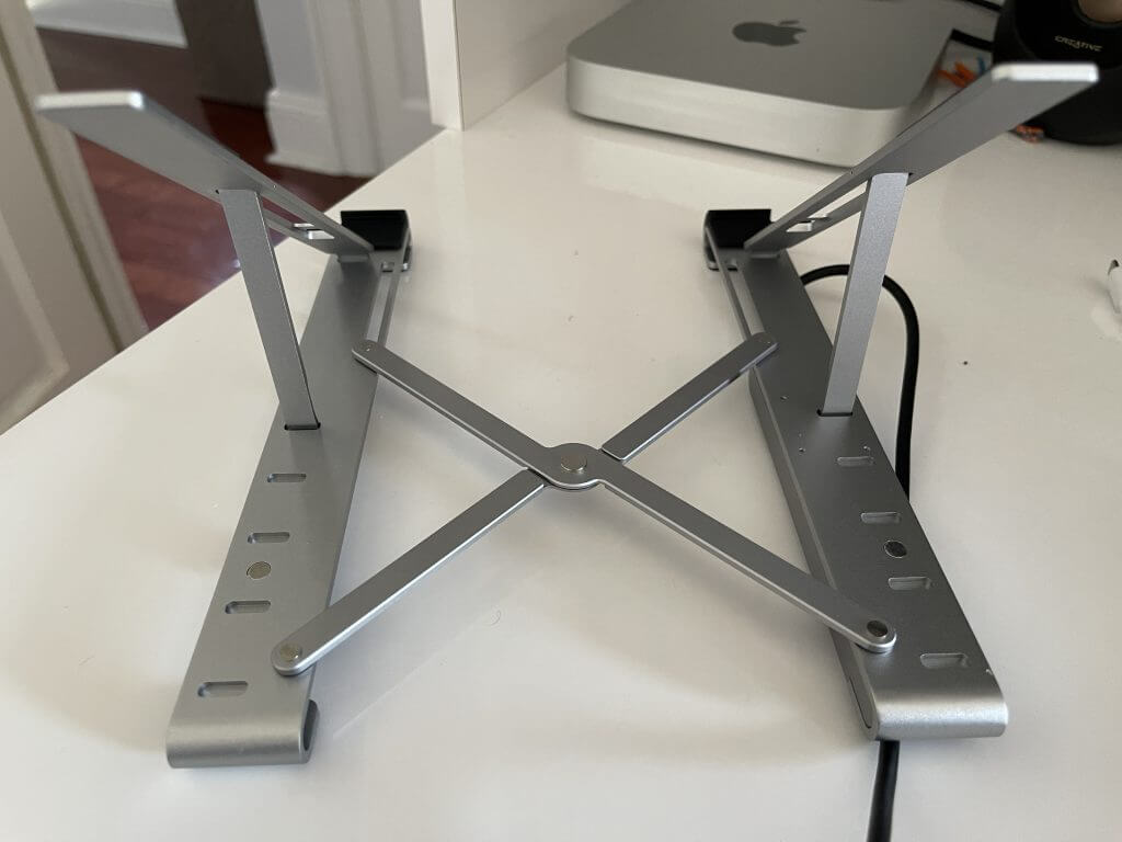IOGEAR Dock Pro 6-in-1 4K Dock Stand review: Unique and comfortable - OnMSFT.com - July 6, 2022