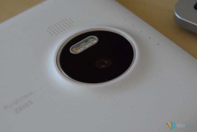 Lumia 950 XL Review XL camera housing