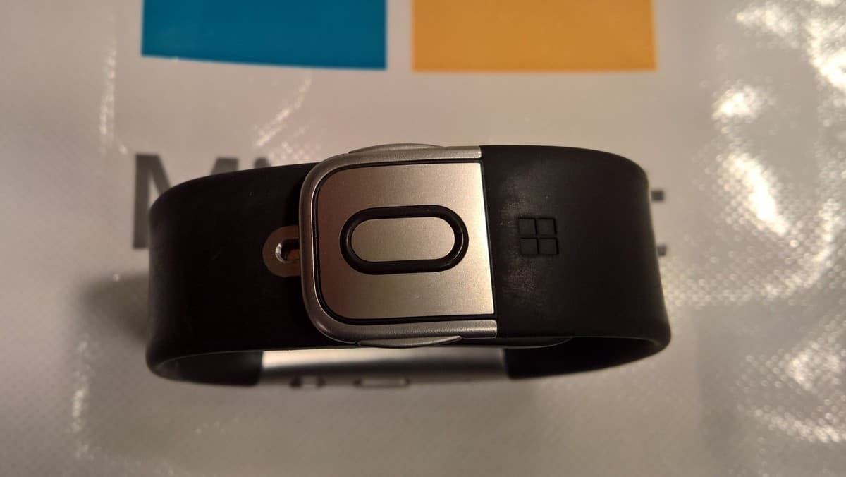 The design is quite similar to the Microsoft Band 2