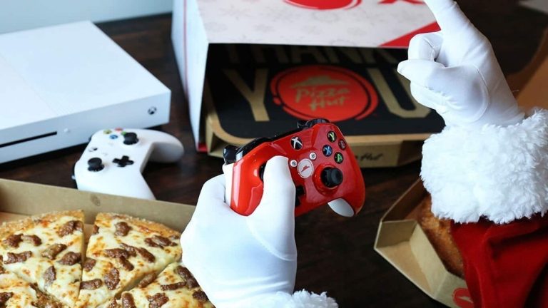 Special Pizza Hut Xbox One Controllers