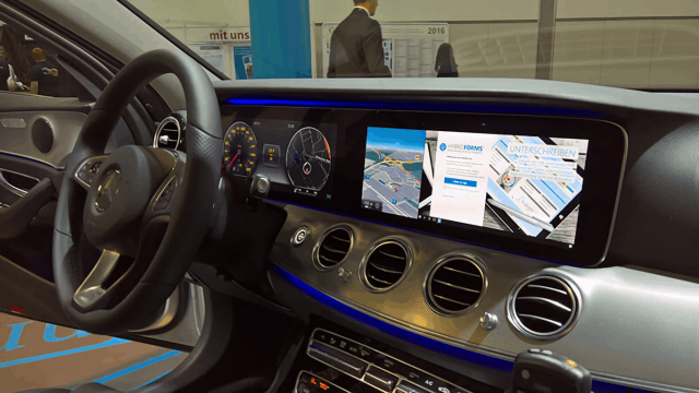 Mercedes Windows 10 Mobile Continuum Police