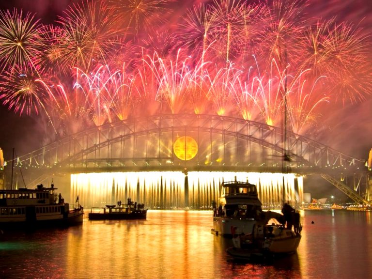 Sydney New Years Windows 10 themes.