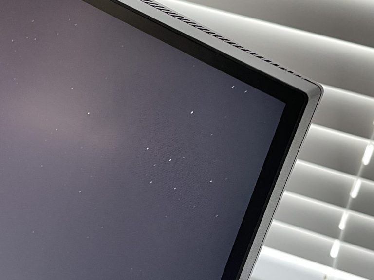 Dell 17 Monitor Design Bezels