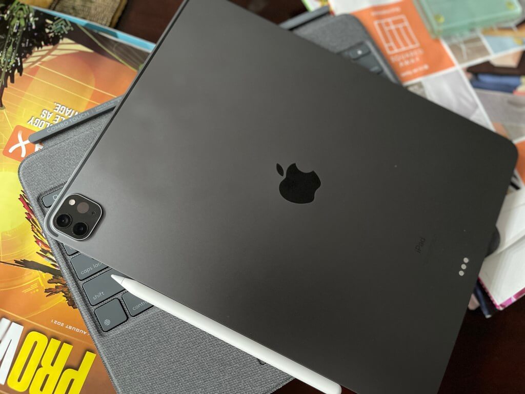 iPad Pro 12.9 inch (2021) review: Trying to Imitate Surface