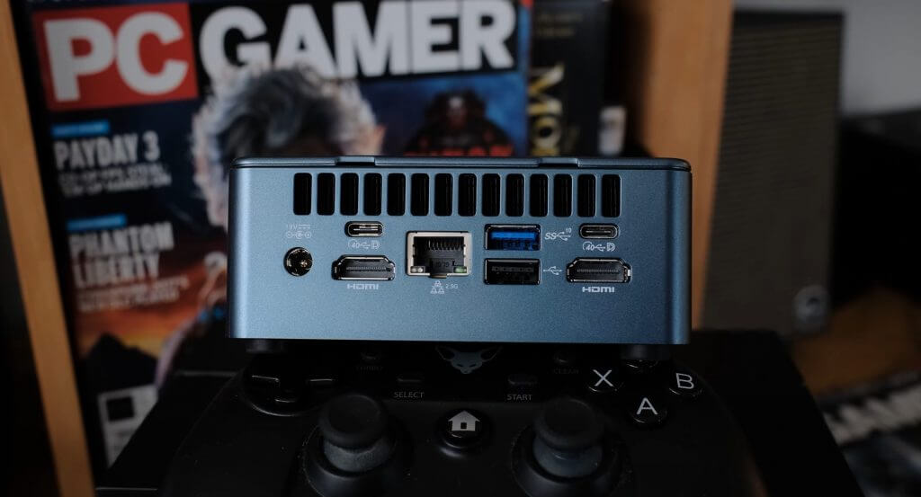 Geekom IT13 Back ports Geekom IT13 Back ports