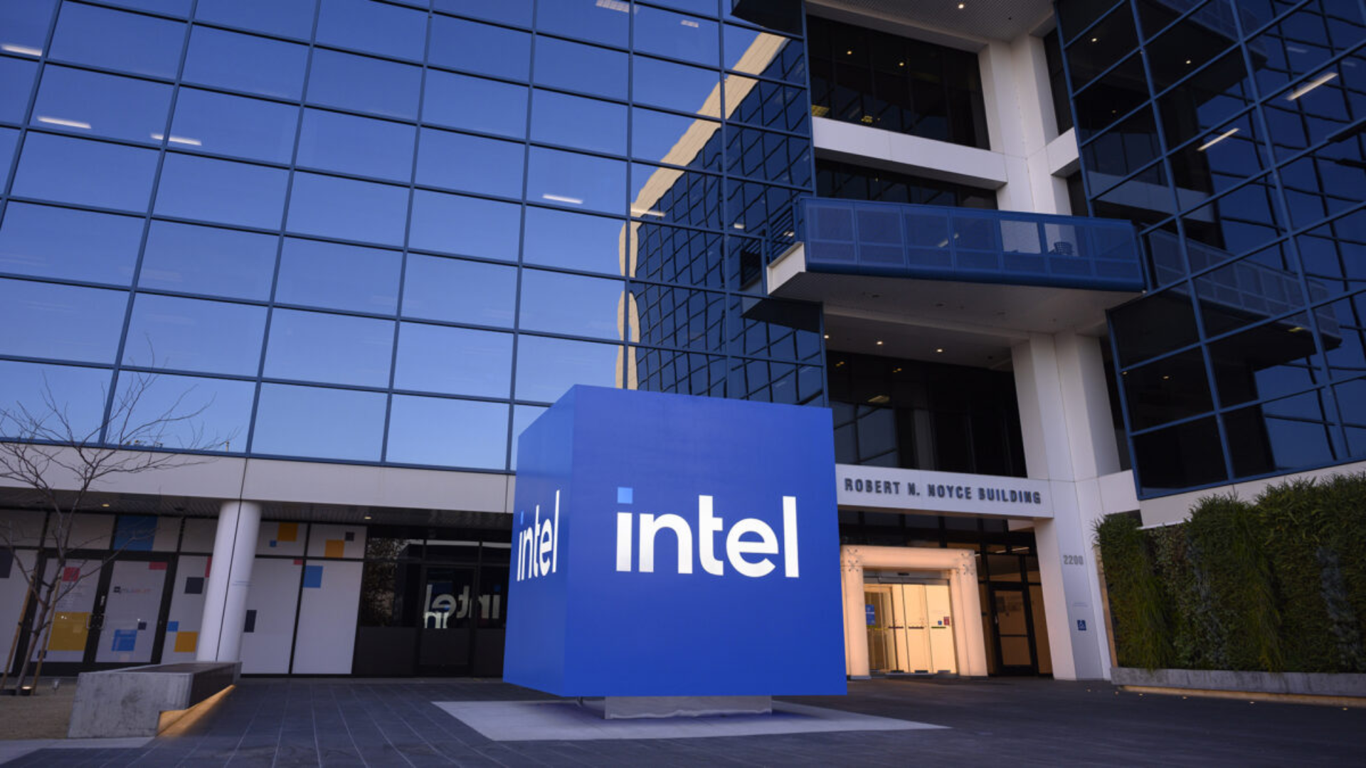 Intel plans up to 30% CPU price hikes in 2026 as AI demand rises, supply tightens, and consumer chip costs increase worldwide.